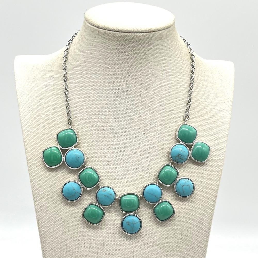 Trifari‎ Silver Tone Turquoise and Green Cabochon Bib Statement Necklace 18.5"